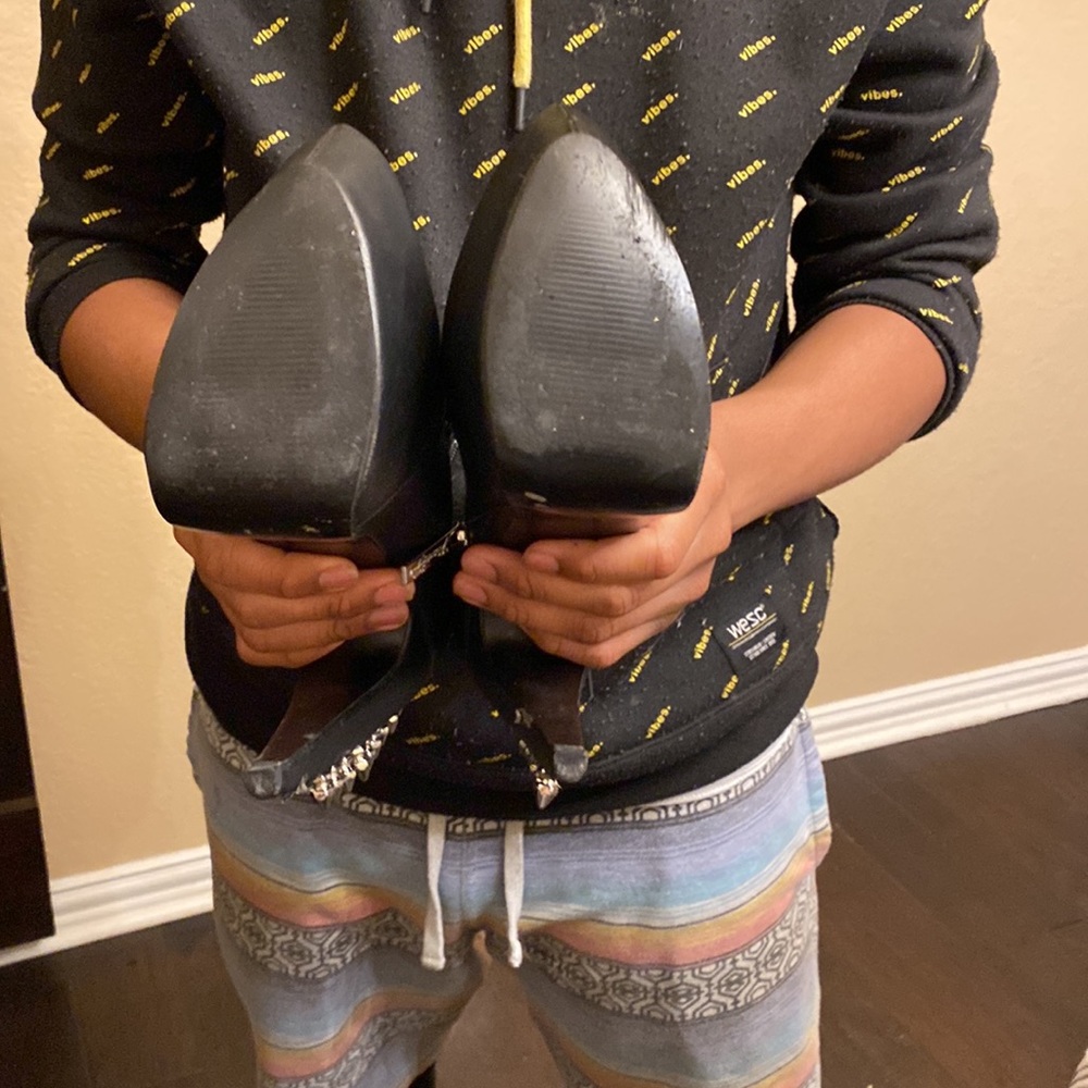 black size 10 - Picture 5 of 6